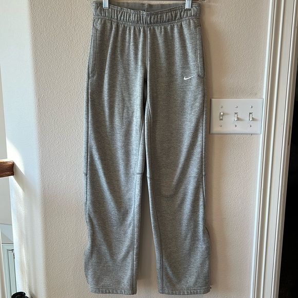 Nike Fleece-Lined Sweatpants - Picture 1 of 6